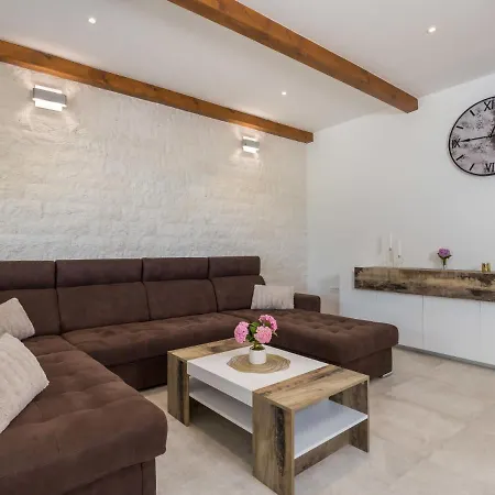 Matea - Mlk150 By Interhome