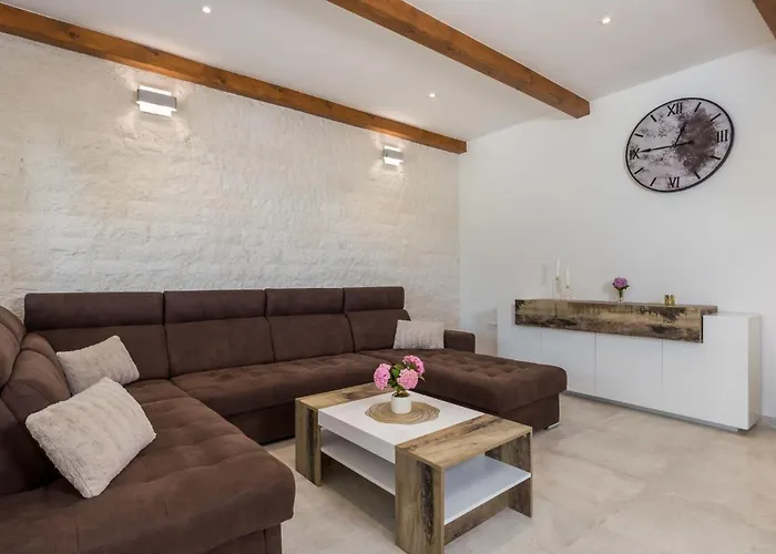 Matea By Interhome